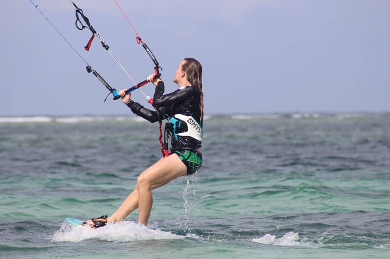 kite-surfing-in-diani